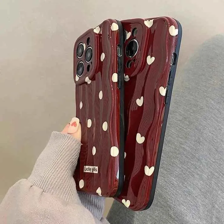 TSP69 Cute Phone Case  For iPhone 11, 12, 13, 14, 15 Pro Max - Stylish Red Hearts - Wavy Pattern