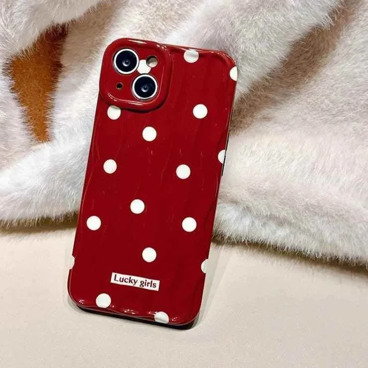 TSP69 Cute Phone Case  For iPhone 11, 12, 13, 14, 15 Pro Max - Stylish Red Hearts - Wavy Pattern