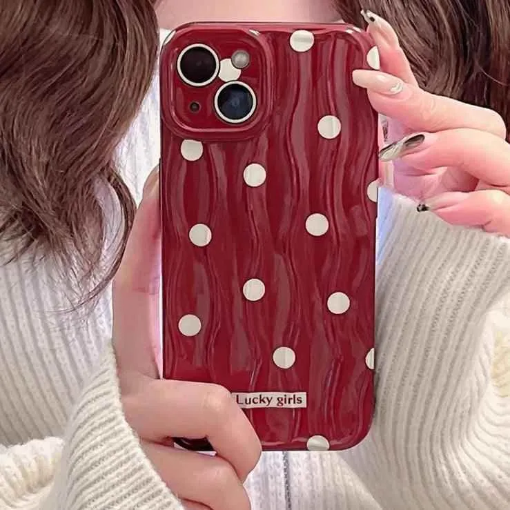 TSP69 Cute Phone Case  For iPhone 11, 12, 13, 14, 15 Pro Max - Stylish Red Hearts - Wavy Pattern