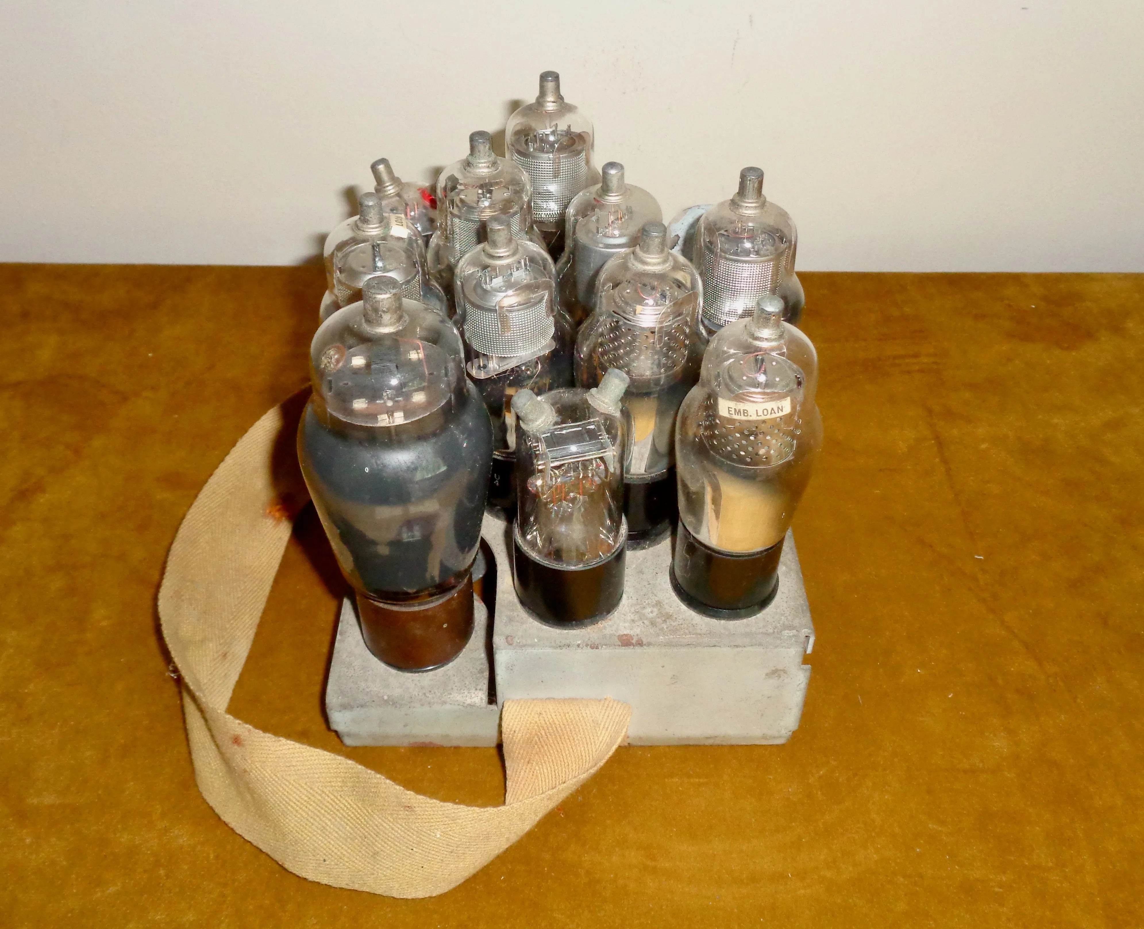 WW2 Wireless Set WS 19 / WS22 Case With Spare Valves No. 4G ZA 22935