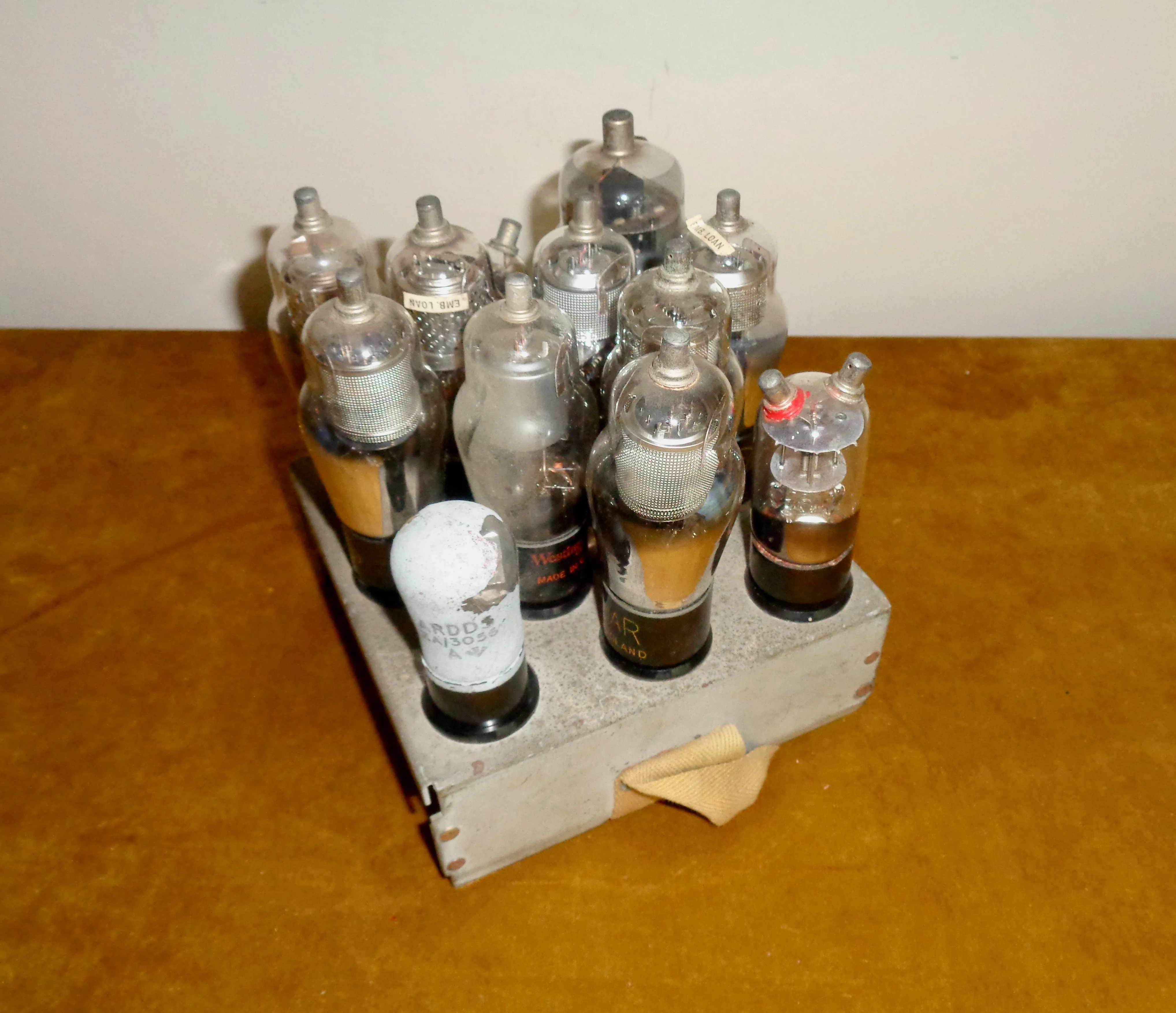 WW2 Wireless Set WS 19 / WS22 Case With Spare Valves No. 4G ZA 22935